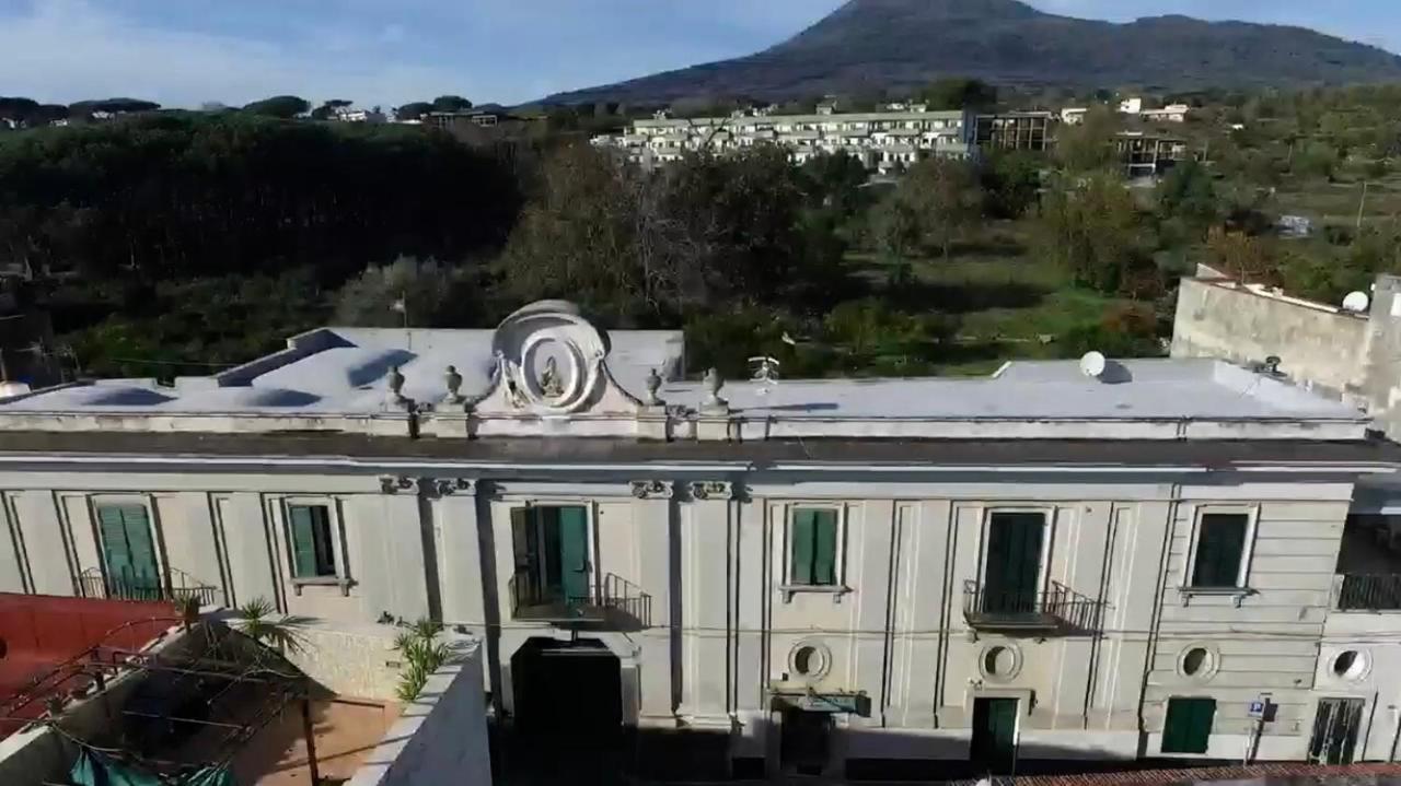 Palazzo D'Amaro Historical Residence Boscotrecase Exterior photo